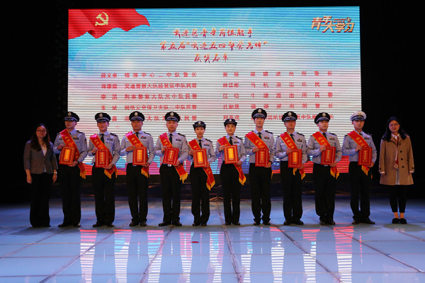 获奖民警