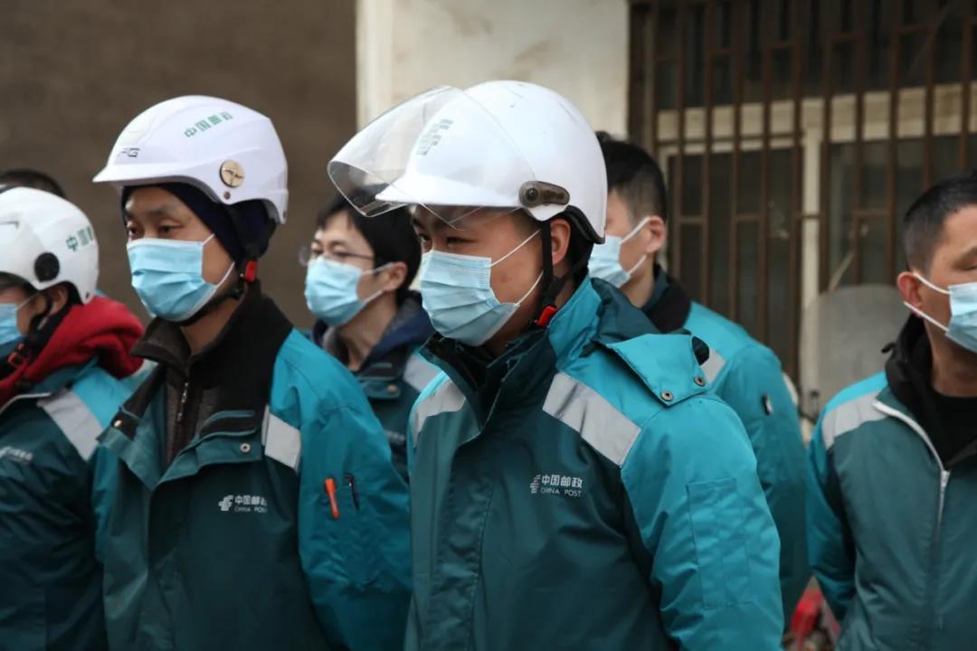 中国邮政湖塘营业部快递员赵锐杰