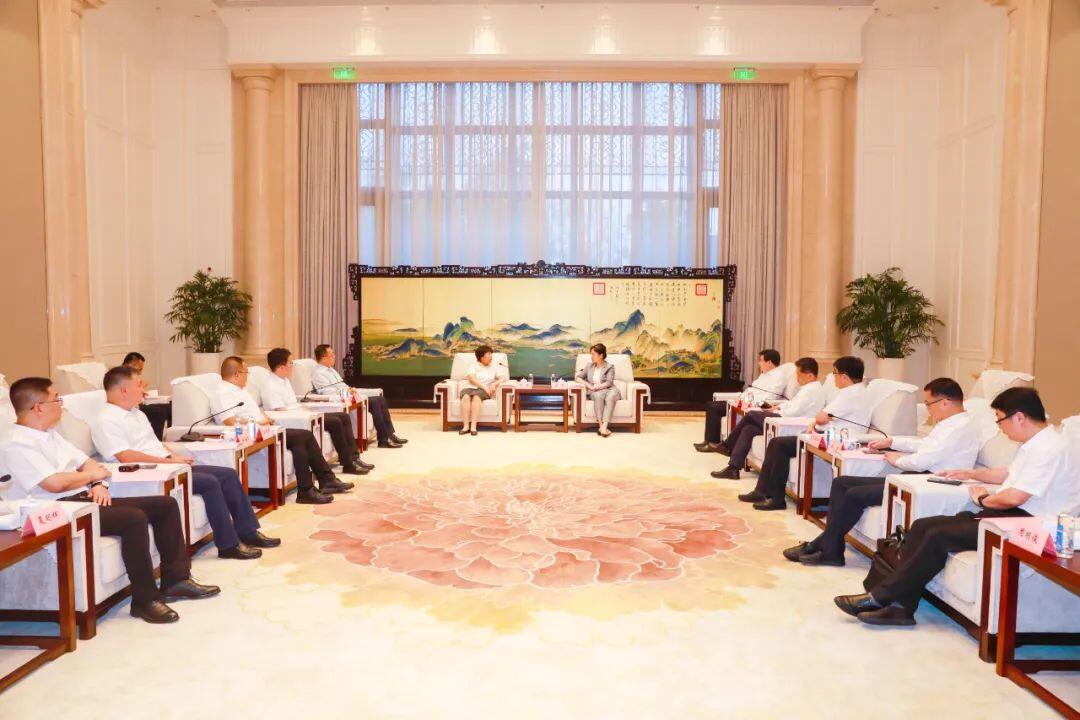 市长盛蕾会见武进国家高新区中汽中心高层