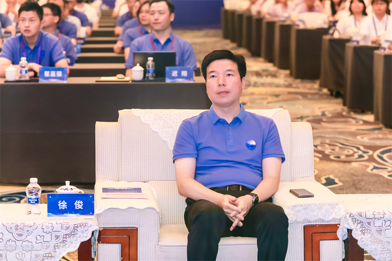武进区委常委、常州西太湖科技产业园党工委书记徐俊
