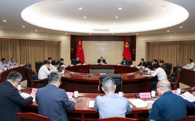 区委部署我区深入贯彻中央八项规定精神学习教育工作
