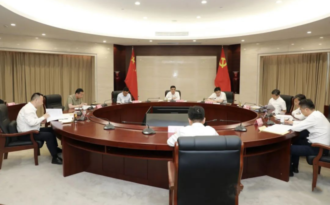 区政府第41次常务会议召开