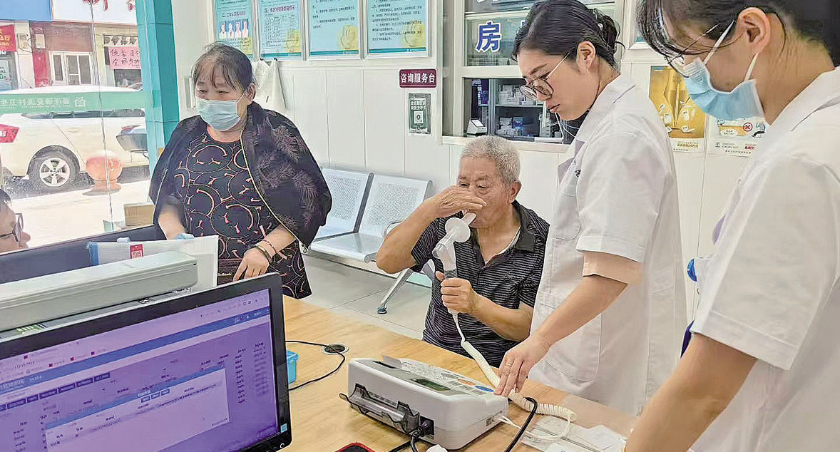 区卫健局交出2025年民生实事“暖心答卷”