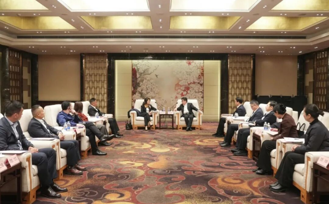 市领导会见美国克瑞公司中国区总裁晏明璐一行