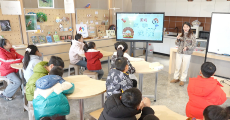 团区委首次开设爱心寒托班解决职工家庭“娃去哪儿”难题