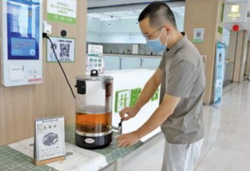 迎战酷暑 全方位筑牢健康防线