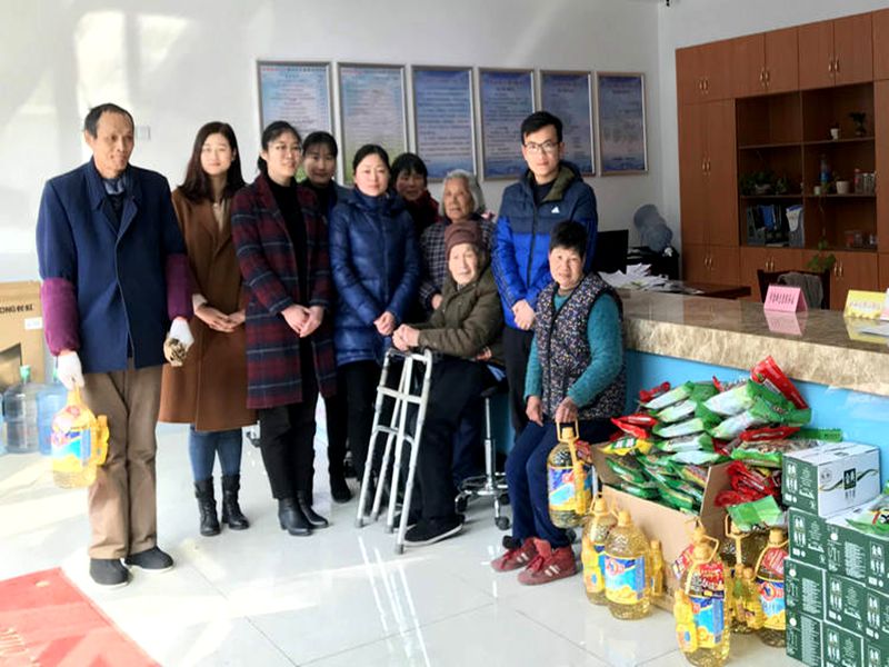 慰问现场.jpg