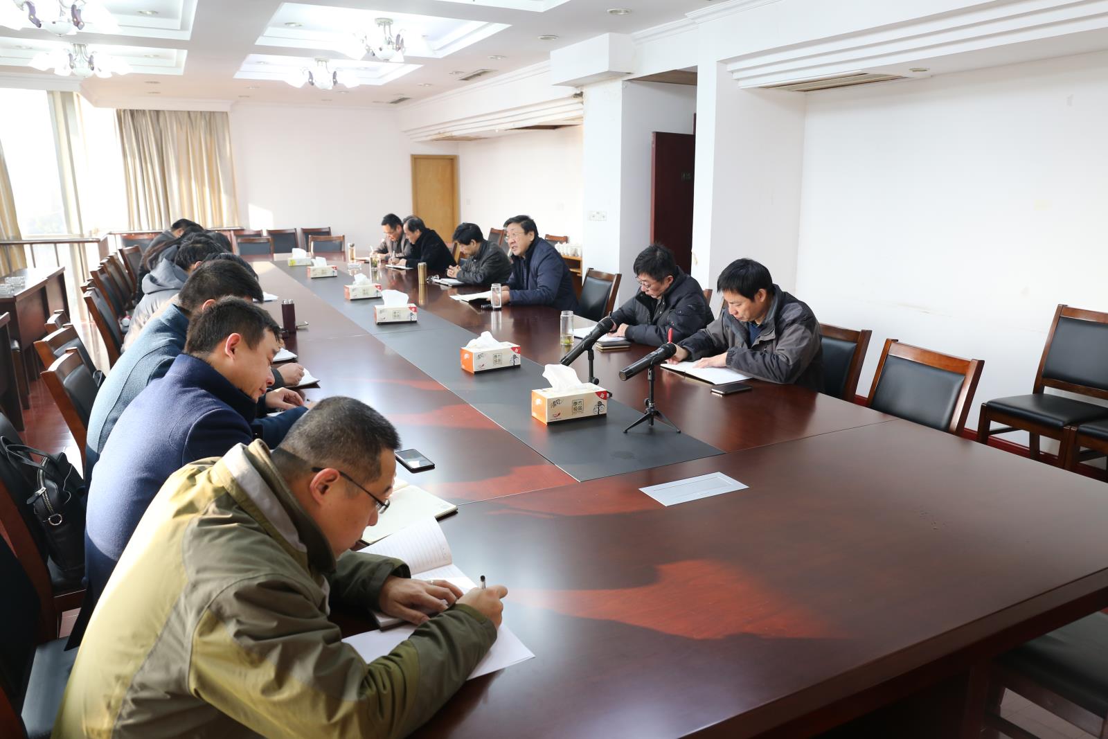 区农业局召开冰冻雨雪天气应对紧急会议2.JPG