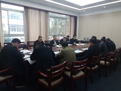 打击违法出重拳追究责任出实招3.21_副本.jpg
