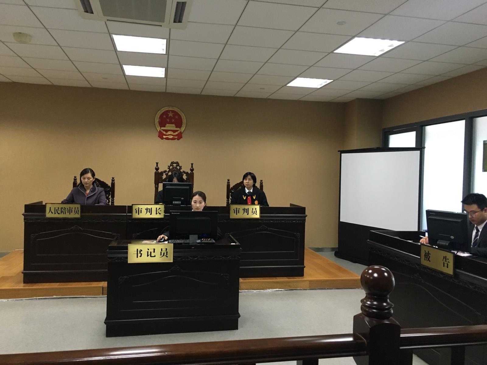4.19武进区科技局联合区法院举办知识产权案件庭审观摩活动.jpg
