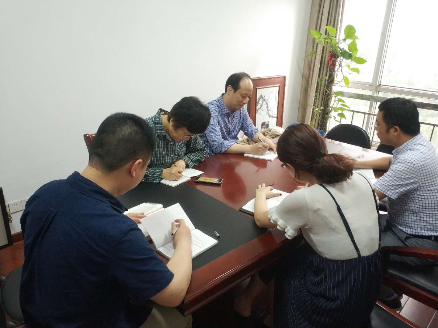 动迁、安置科解放思想大讨论活动.jpg
