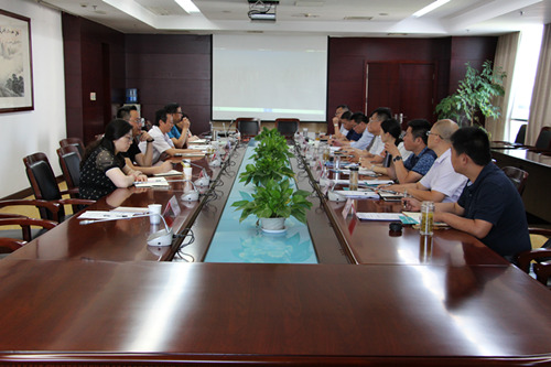泰兴市国土资源局一行调研学习武进区农村土地精细化综合整治7.19_副本.jpg