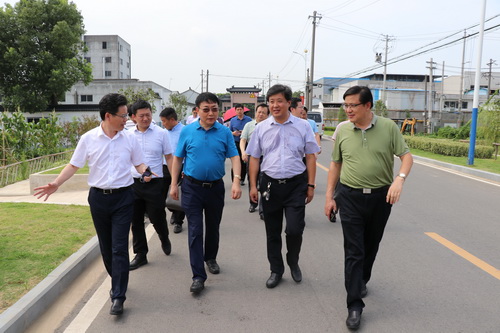泰州国土局调研湟里镇土地改革试点工作7.25_副本.jpg