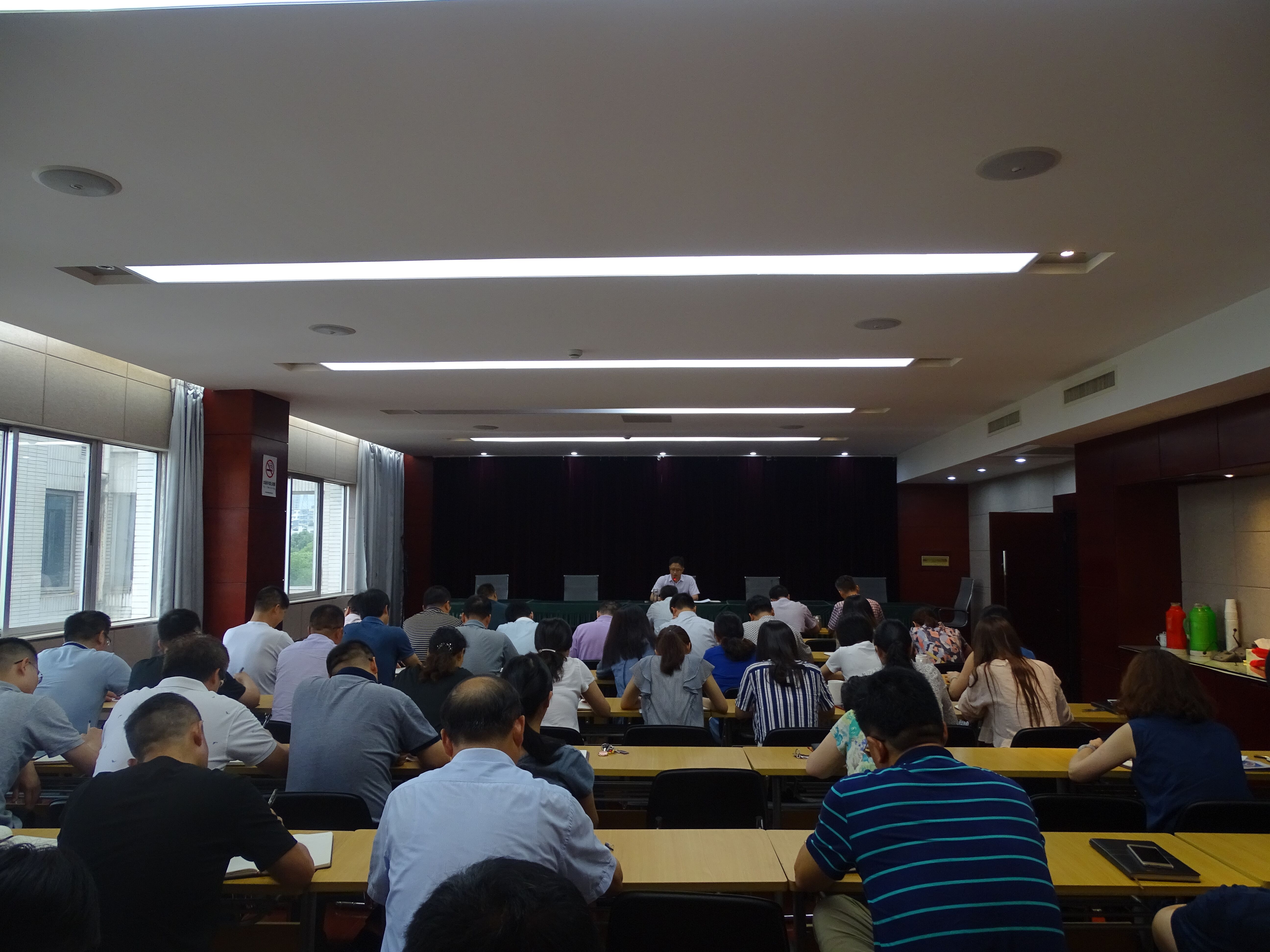 7.30恽益明上党课.jpg