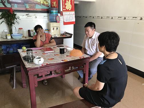 资助优秀贫困学子.jpg